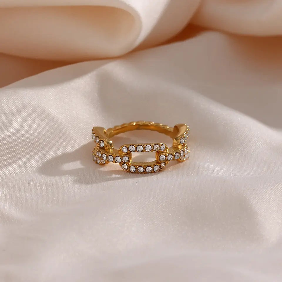 Sparkling Cz O Shape Link Chain Ring - Gold