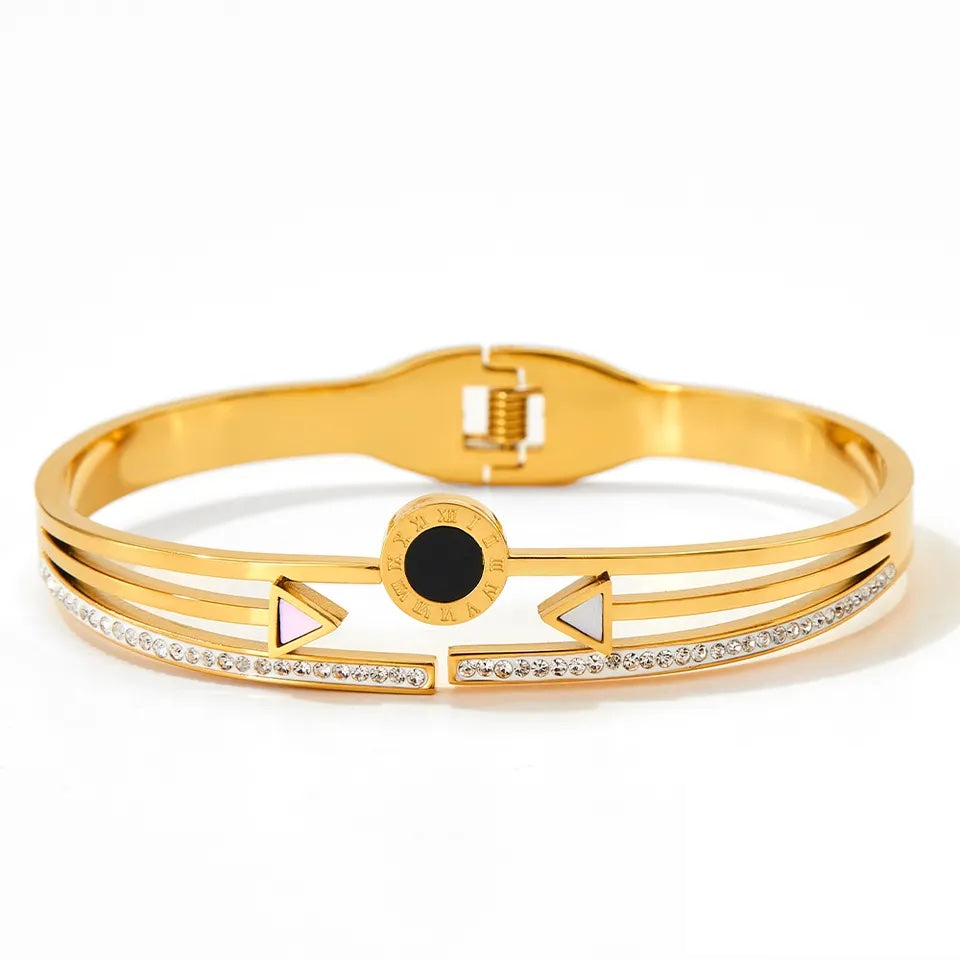 Diamond-studded Circle Geometry Bracelet - Gold