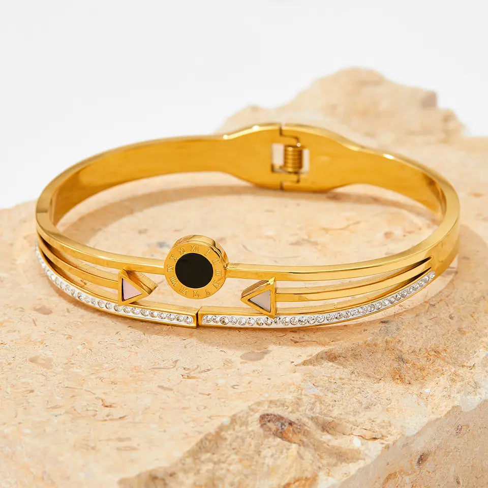 Diamond-studded Circle Geometry Bracelet - Gold