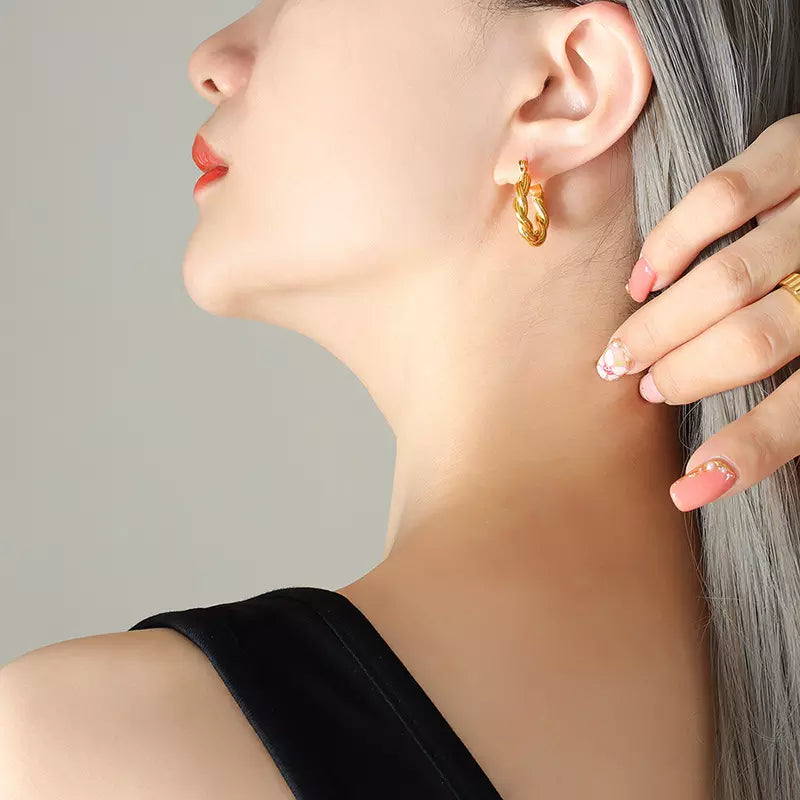 U Shape Twist Earring - Gold