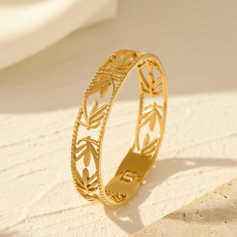 Hollow Leaf bracelet - Gold