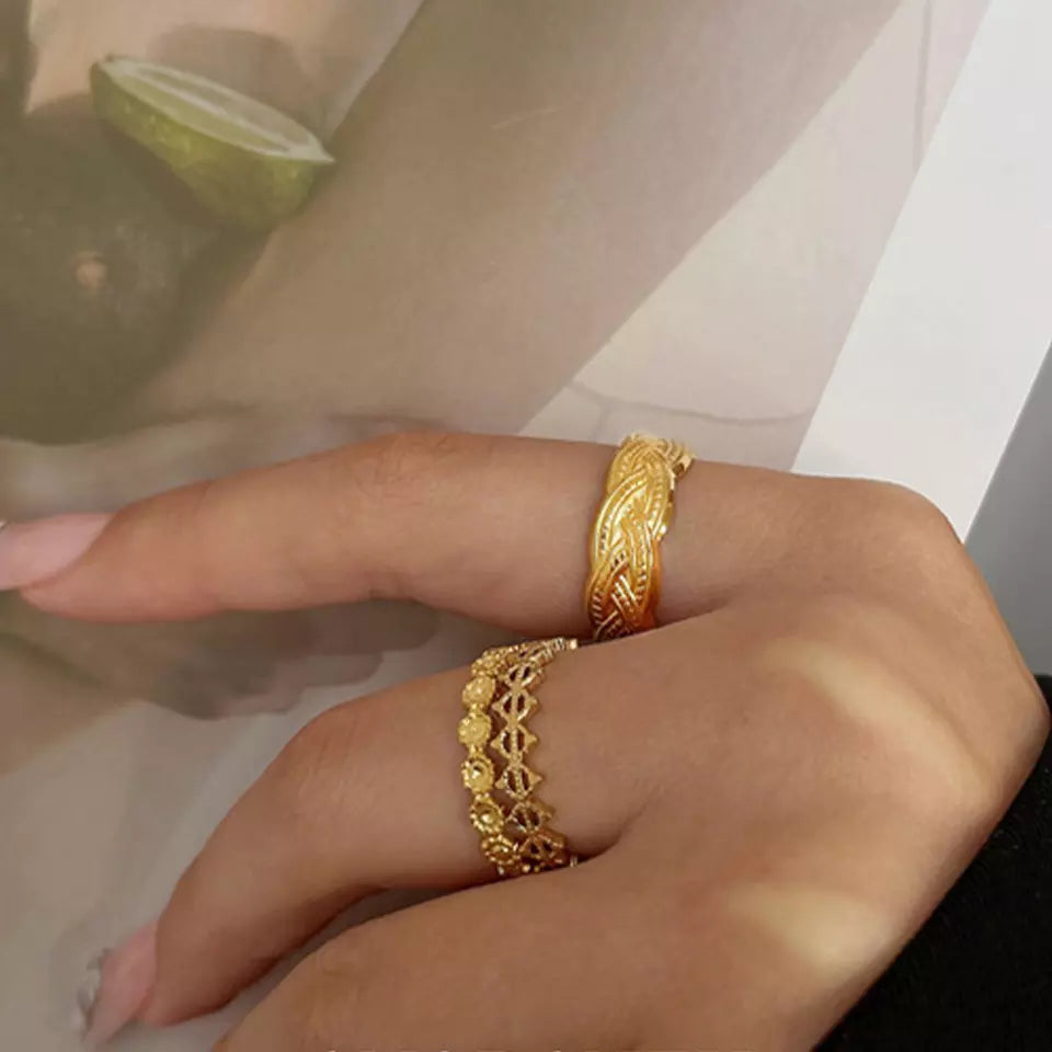 Wave Design Finger Ring - Gold