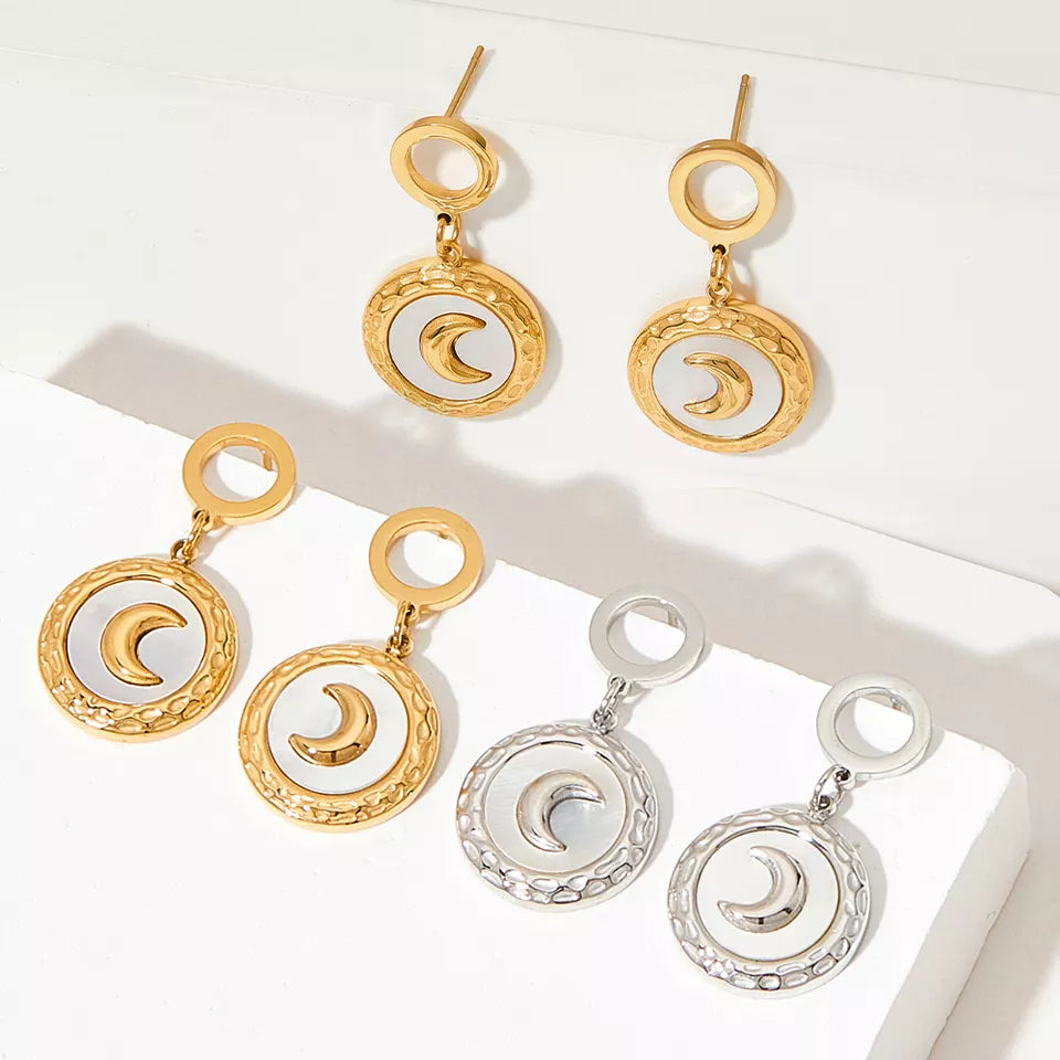 Moon Shaped Earrings - Gold