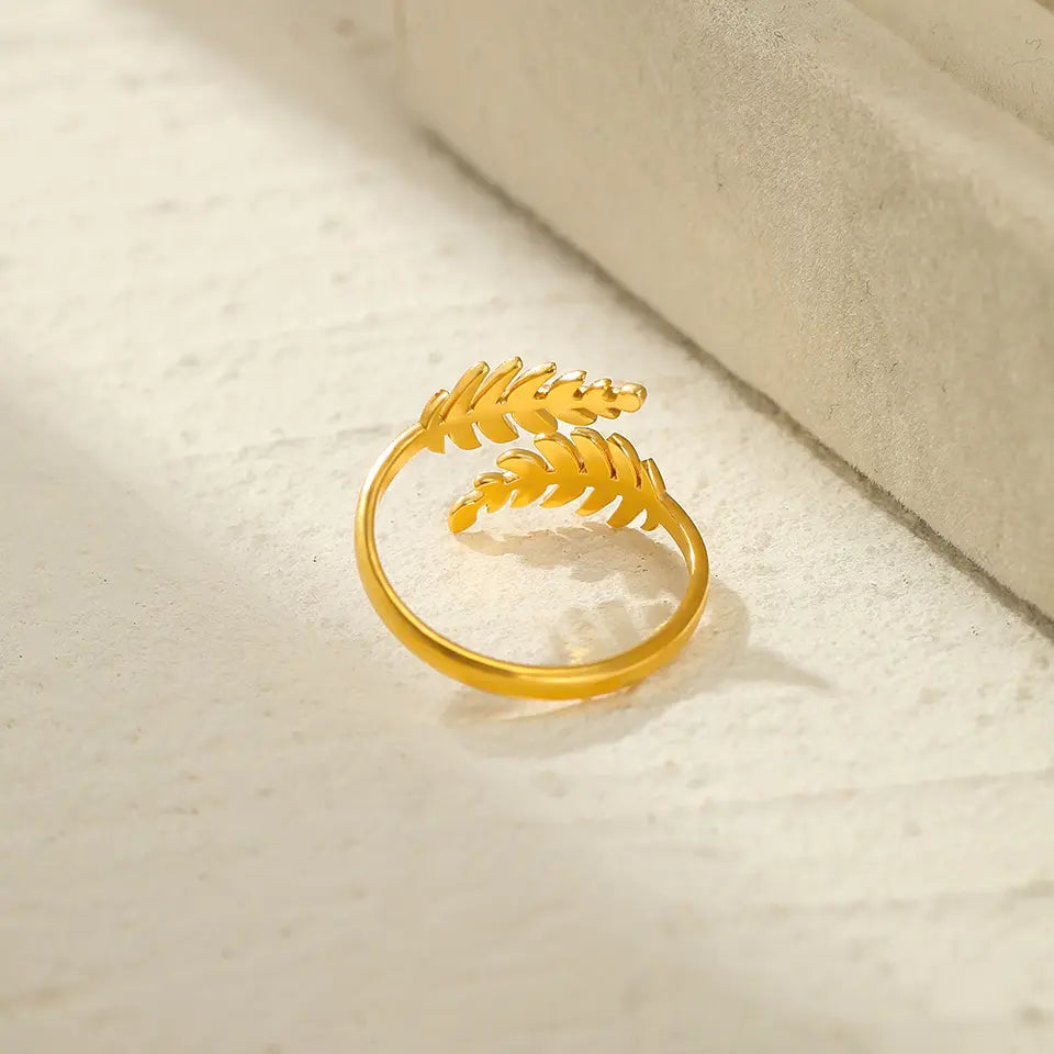 Dainty Cluster Leaf Shape Rings - Gold