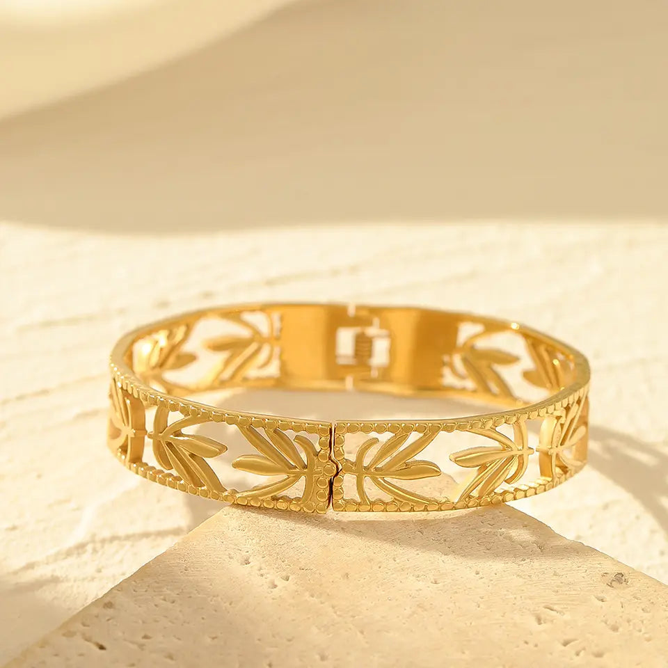 Hollow Leaf bracelet - Gold