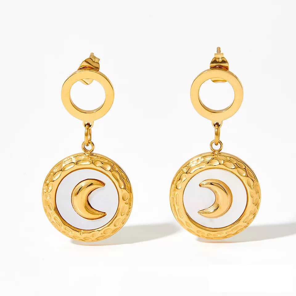 Moon Shaped Earrings - Gold