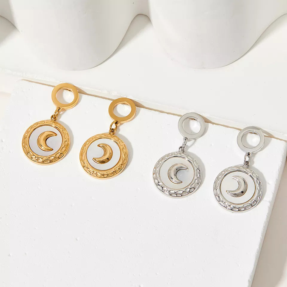 Moon Shaped Earrings - Gold